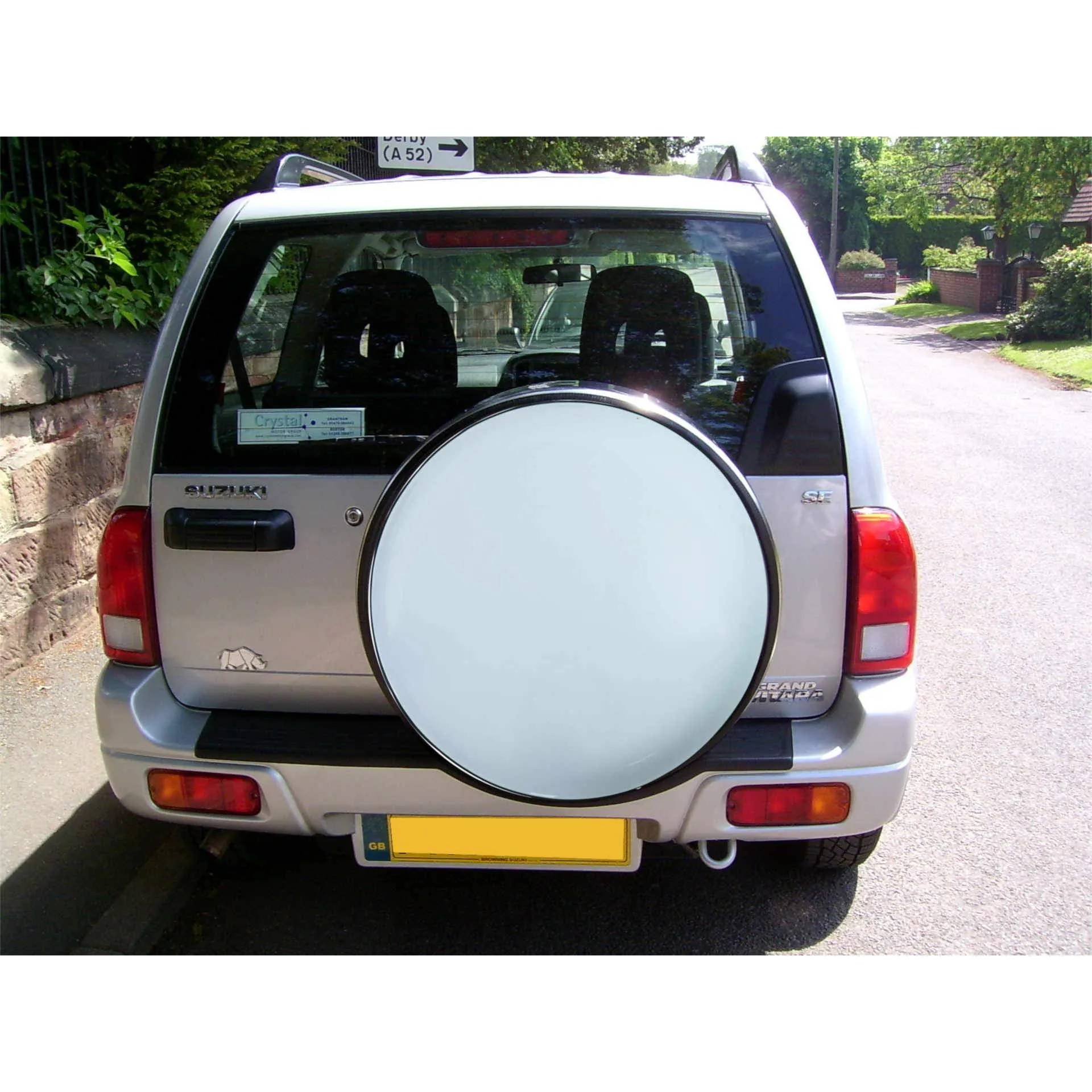 White & Stainless Steel Wheel Cover for Tyre Size 205/70R15